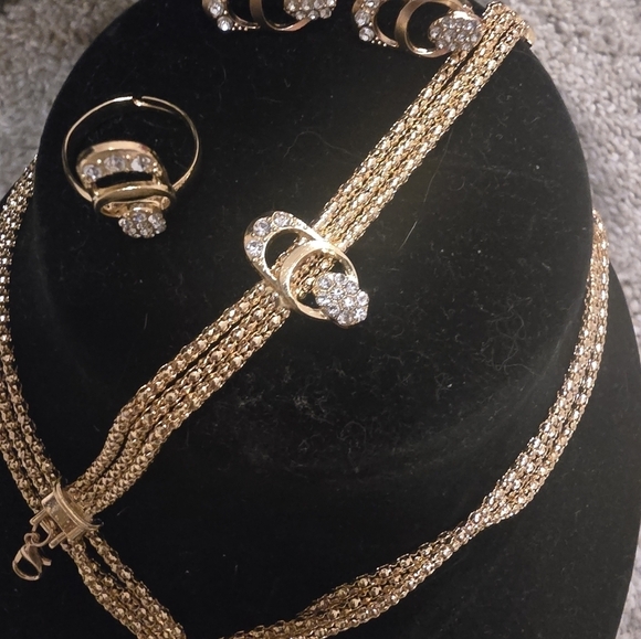 21kgp Dubai Jewelry Set -Elegant Gold Set with Rings and Necklace & Earings - Picture 3 of 12